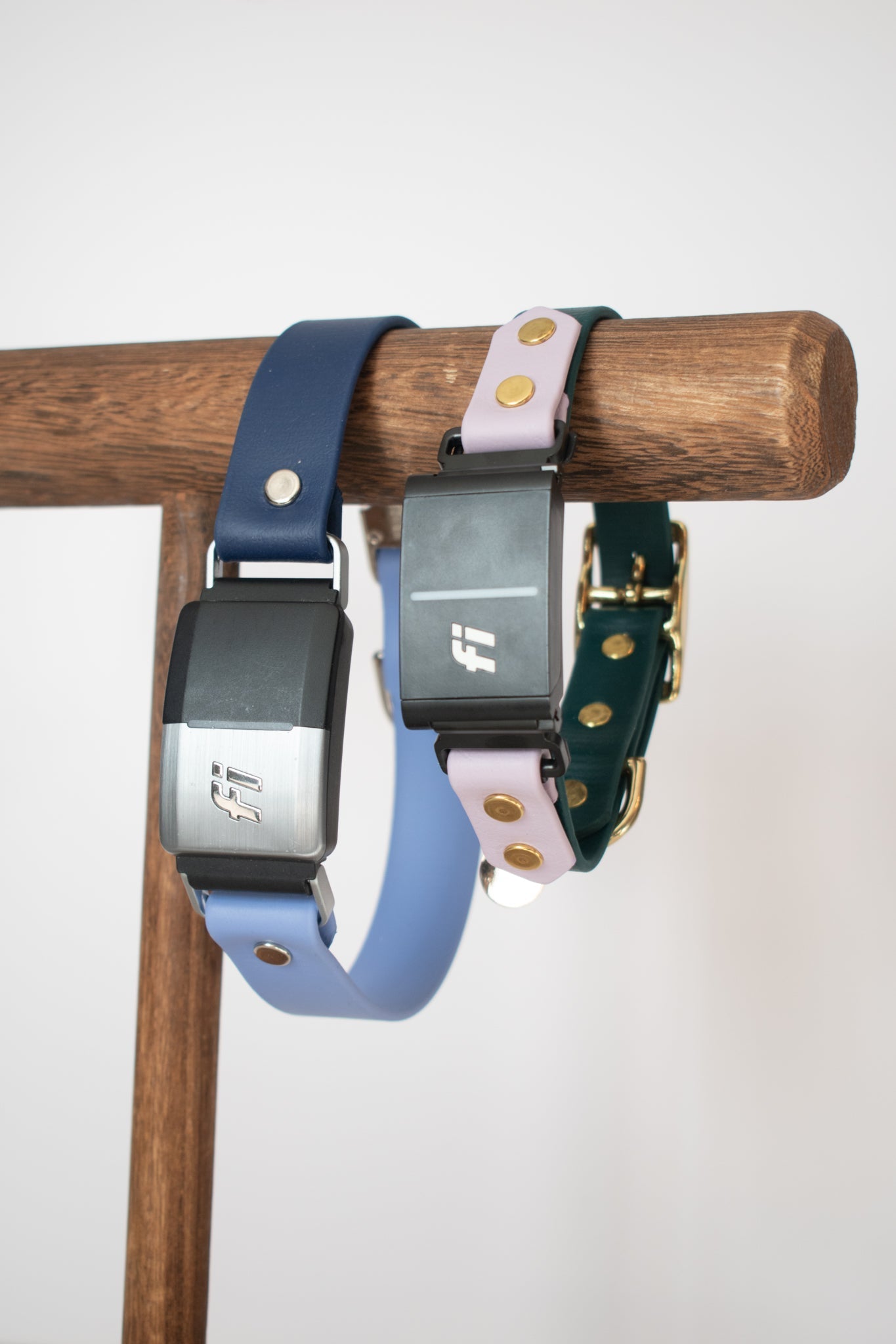 Fi Series 1 and 2 (left), Fi Series 3 collar (right)